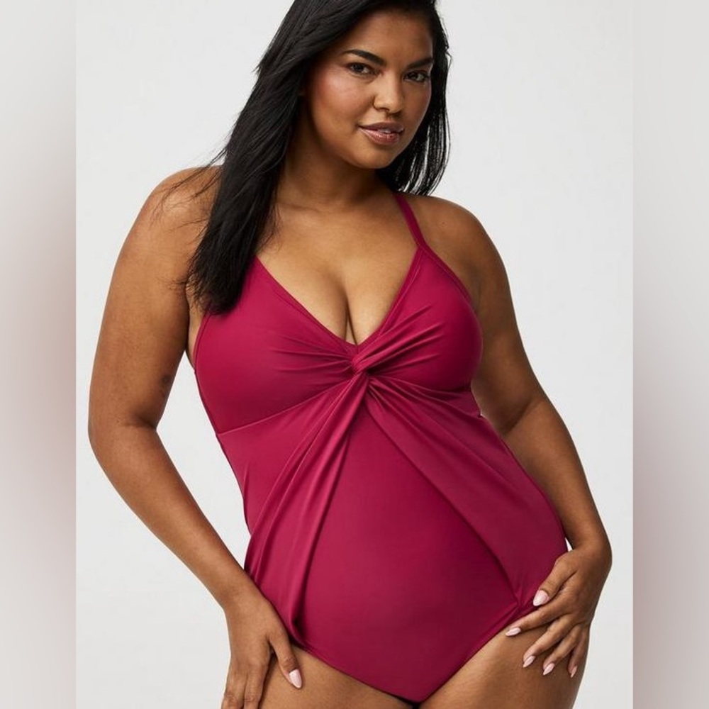 Torrid Wire-Free Twisted V-Neck One Piece Swimsuit. Size 2  (18-20)